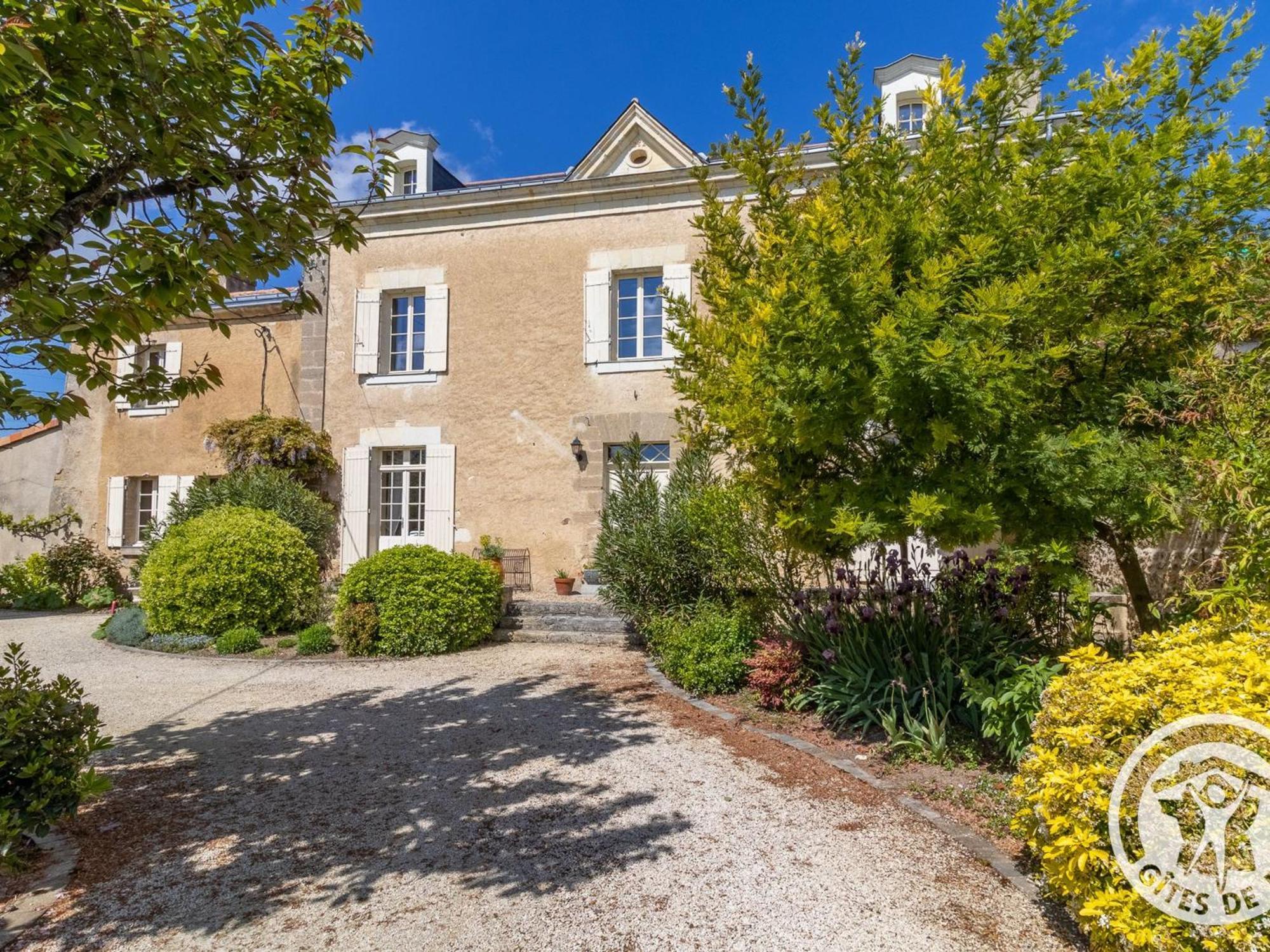 Bed and Breakfast Sejour De Charme Avec Piscine A Saint-Georges-Sur-Layon, Proche De Saumur Et Des Chateaux De La Loire - Fr-1-622-81 à Doue-en-Anjou Extérieur photo